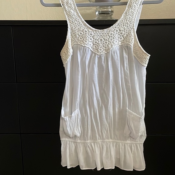 White sheer top. Size M - Picture 1 of 8